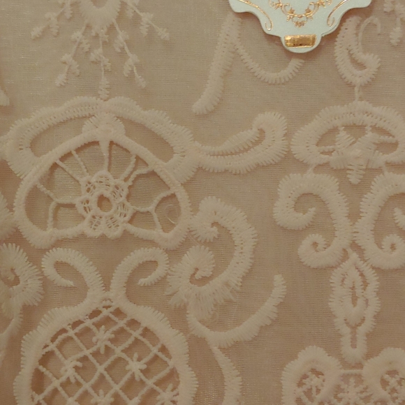 Simply Couture-😍Lace long sleeved peach top - Picture 4 of 6